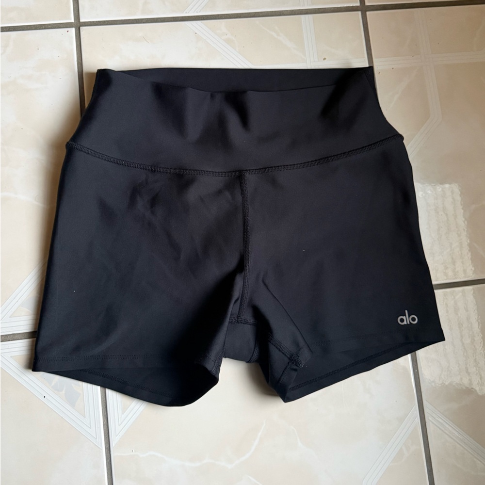 Alo High Waist Airlift Shorts 3 in
